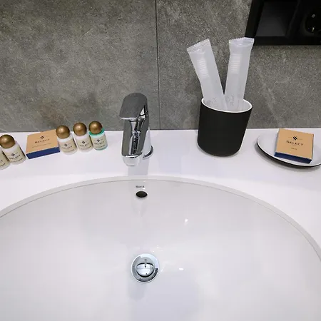 Select Hotel 4*