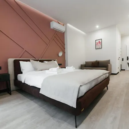 Select Ξενοδοχείο Λβιβ